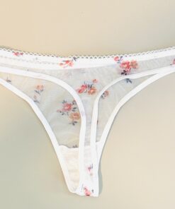 Alternative view of Witte string met roosjes