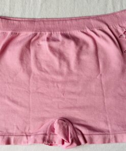 Roze boxershort met opengewerkte zijkanten