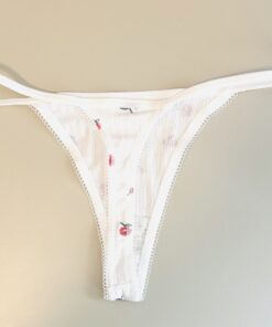 Alternative view of Witte string met roosjes