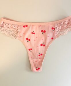 Roze string met kersjes