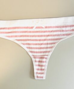 Wit met roze gestreepte string