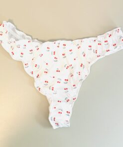 Witte string met kersjes