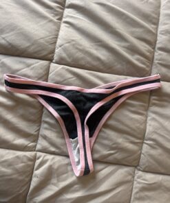 Alternative view of Donkergrijze string met roze randje