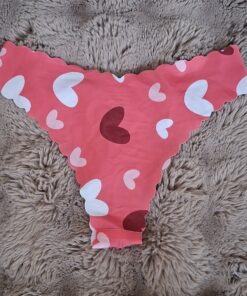 Roze string met hartjes