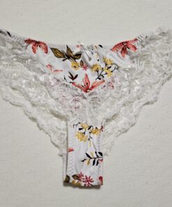 Mooi bloemetjes slipje van zwangere vrouw