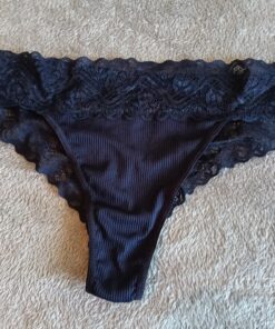 Donkerblauwe slip met kant
