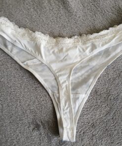 Alternative view of Witte string met blauwe bloemetjes